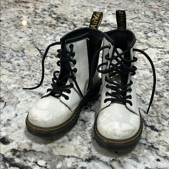 Dr. Martens | Shoes | Dr Martens White And Black Laceup  display picture 1